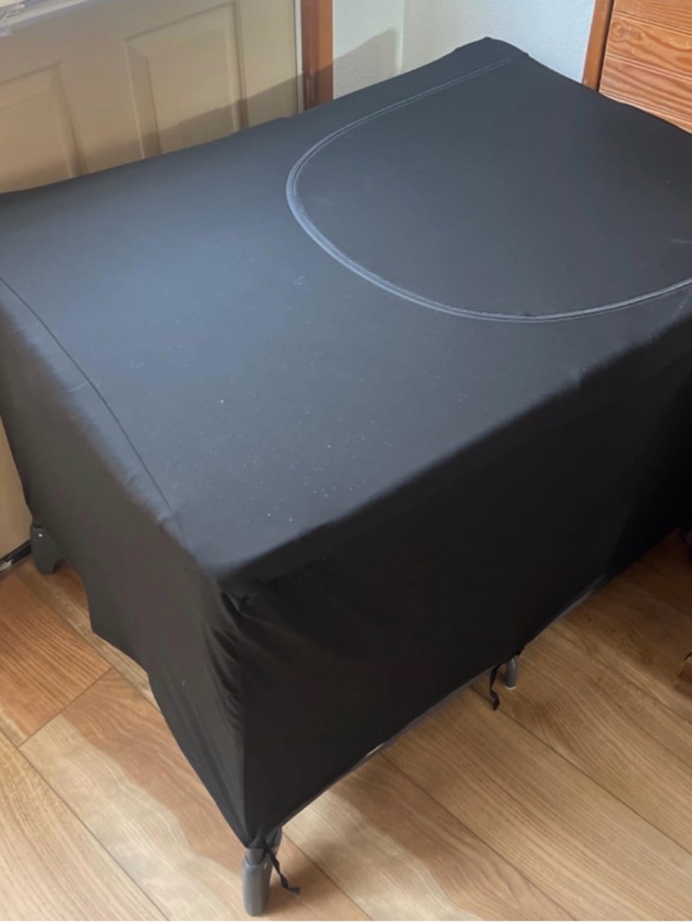 Pack and play blackout cover with zippers